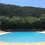 Le Manoir De *