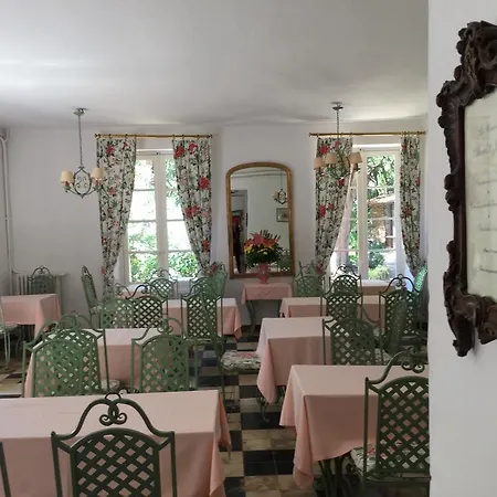 Le Manoir De Hotel