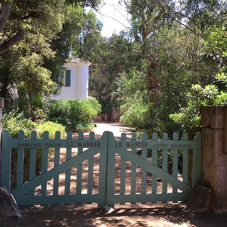 Le Manoir De Hotel *