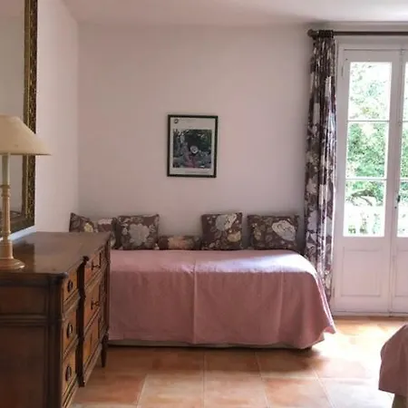 Le Manoir De Hotel *