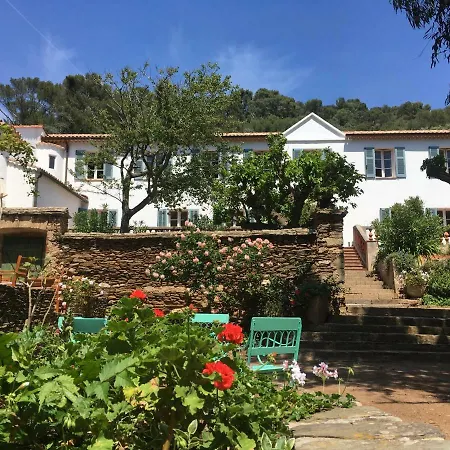 Le Manoir De Hotel *