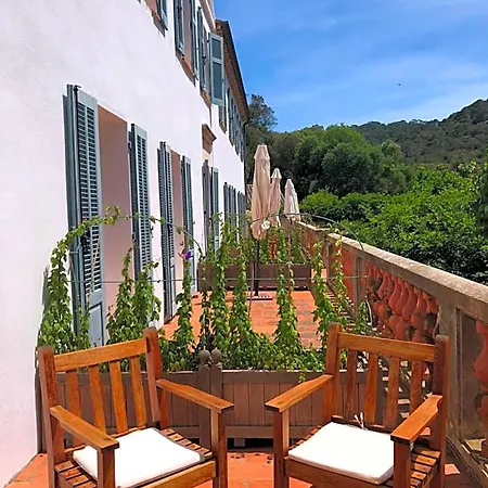 Le Manoir De Hotel *
